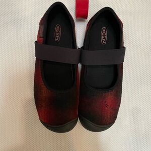 Keen women’s Red and Black Slippers
